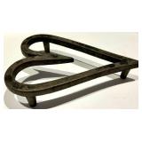 Caframo Ecofan Stove Fan - Heat-Powered Air Circulator, Black T-pot and Heart Trivet