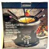 Weston Pasta Machine & Trudeau 10-Piece Enamelled Cast Iron Meat Fondue Set & Waffle Maker