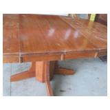 Oak Round Pedestal Dining Table