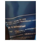 Lot of 3 life vests - Stearns Adult Universal Life Vest - Type III PFD, Chest 30-52 in (76-132 cm)