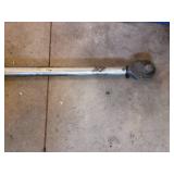 Long handle breaker wrench