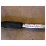 Long handle breaker wrench