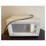 Sunbeam SBM7500W Microwave Oven - 120V AC, 2.45 GHz, Manufactured 2003
