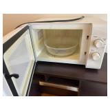 Sunbeam SBM7500W Microwave Oven - 120V AC, 2.45 GHz, Manufactured 2003