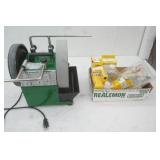 Tormek Super Grind 2000. A Water-Cooled Sharpening Machine & Accessories