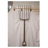 Vintage/Antique Corn Fork (7 tine)