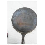 Vintage Cast Iron Skillet #10. 11.5" diameter
