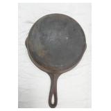 Vintage Cast Iron Skillet #6. 9" diameter. Wagner.