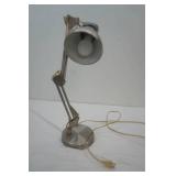 Adjustable desk lamp