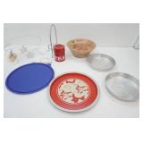 Vintage Kitchenware Lot: Tea Tin, Wooden Serving Bowl, metal serving platter and more