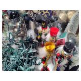 Christmas Lot incl Snowflake House Light!