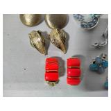 Lisner Stamped Vintage Brooches & Earrings