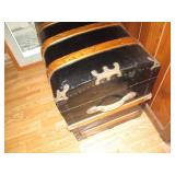 Rounded top footlocker trunk with m...