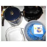 Lidded aice Bucket, metal colander,...