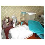 Glass bakeware pans, wood knife blo...