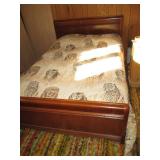 Full/Queen Size Vintage Wood headbo...