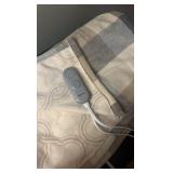 Beautyrest reversible heated blanket with 5 heat settings - out of package but never used - heats quickly
