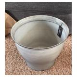 Natural IronStone Garden/Flower Pot 14-Inches Wide 3.6 Gallon Gray Color