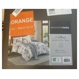 Full/Queen Zenia 7 Piece Comforter Set | Retail $170 | one comforter, two shams, two euro shams, one oblong pillow, one throw