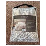 Olliix Beautyrest Zuri Blush Grey Oversized Faux Fur Heated Throw