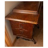 Antique Singer Treadle Sewing Machine Table and Singer Sewing Machine
