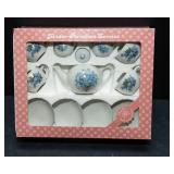 Vintage Reutter West Germany Fine Porcelain Child’s Tea Set – In Box