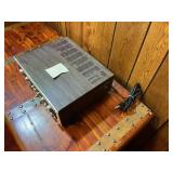 Vintage Marantz Model 1070 Stereo Amplifier