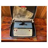 SCM Olympia Electra 120 Portable Typewriter