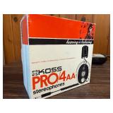 New in Box ! Koss PRO/4AA, a set of iconic, professional-grade studio headphones first introduced in 1970