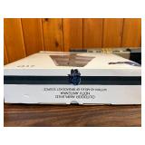 Model: Similar to the Winegard Elite 7550. In box