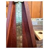 New in box: Vintage This item is a vintage Seth Thomas Metronome de Maelzel.