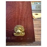 New in box: Vintage This item is a vintage Seth Thomas Metronome de Maelzel.