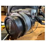 Olympus CAMEDIA C-8080 Wide Zoom digital camera