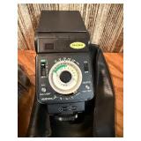 This item is a vintage Minolta X-700 35mm SLR film camera bundle