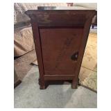 Set of 2 Antique 1940’s Mahogany Nightstands