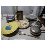 Vintage Kitchenware and Decorative Collectibles - 8 Pieces