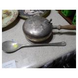 Vintage Kitchenware and Decorative Collectibles - 8 Pieces