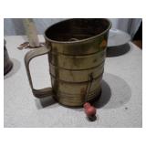 Vintage Kitchenware and Decorative Collectibles - 8 Pieces