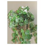 Ivy Plant & Stand