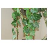 Ivy Plant & Stand