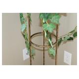 Ivy Plant & Stand