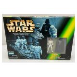 1998 STAR WARS  Escape The Death Star Action Figure Game (New Old Stock)
