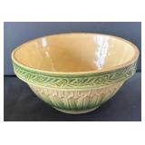 DR - Set of Three Yellow Ware Nesting Bowls - 3-Piece Green Gothic Archers Pattern