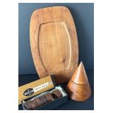 DR - Wooden Platter with Walnut Napkin Rings & Cone Decor