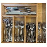 K - Outstanding Oneida Flatware Set