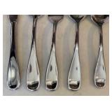 K - Outstanding Oneida Flatware Set