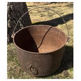 S - Vintage Cast Iron Pot
