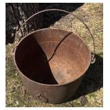 S - Vintage Cast Iron Pot