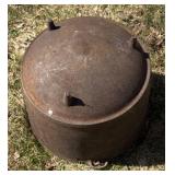 S - Vintage Cast Iron Pot