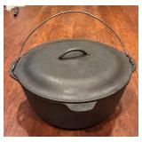 S - Vintage Cast Iron Dutch Oven